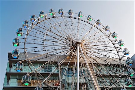 simsearch:700-02973219,k - Sunshine Sakae Ferris Wheel, Nagoya, Aichi Prefecture, Chubu, Japan Fotografie stock - Rights-Managed, Codice: 700-02973221