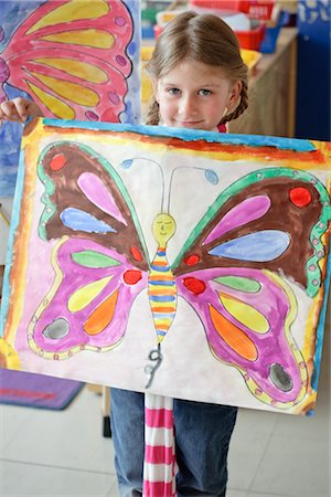 painter (artwork) - Student Holding Her Painting Foto de stock - Con derechos protegidos, Código: 700-02989983