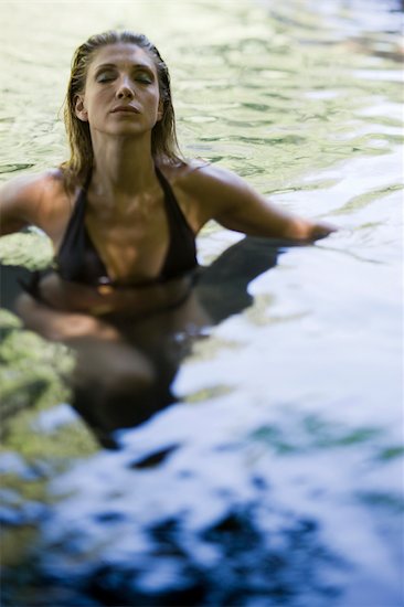 Woman in Water Photographie de stock - Premium Droits Gérés, Artiste: Siephoto, Le code de l’image : 700-02990179