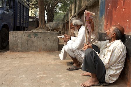 simsearch:700-03004194,k - People Reading Newspapers, Kolkata, West Bengal, India Stock Photo - Rights-Managed, Code: 700-03004153