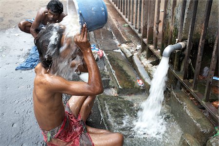 preadolescent bathing - Gens de lavage, Kolkata, West Bengal, Inde Photographie de stock - Rights-Managed, Code: 700-03004194