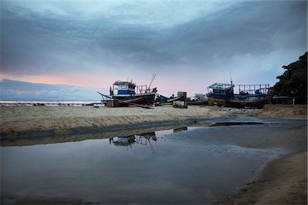 Fishing Boats on Beach at Low Tide, Fortaleza, Ceara, Brazil Foto de stock - Con derechos protegidos, Código: 700-03004286