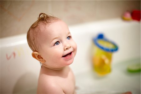 picture of a little boy bathing - Baby in Bathtub Stock Photo - Rights-Managed, Code: 700-03005086