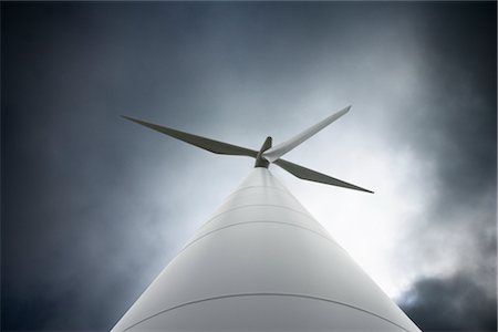 simsearch:600-01236547,k - Regardant vers le haut de Turbine éolienne, Wolfe Island Wind projet, Ontario, Canada Photographie de stock - Rights-Managed, Code: 700-03003777