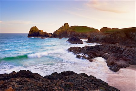 Kynance Cove et la péninsule de Lizard, Cornwall, Angleterre, Royaume-Uni Photographie de stock - Rights-Managed, Code: 700-03016974