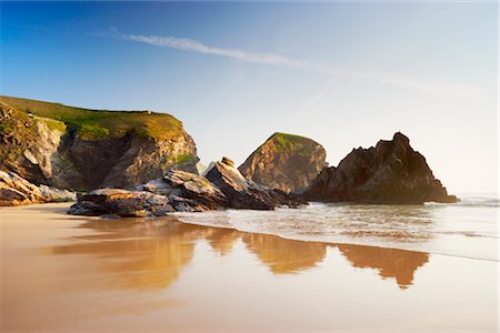 famous beach landmarks - Bedruthan Steps, Cornwall, England, United Kingdom Stock Photo - Rights-Managed, Code: 700-03016989