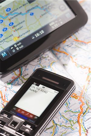 Close-up of Text Message, GPS Device, and Road Map Foto de stock - Con derechos protegidos, Código: 700-03017007