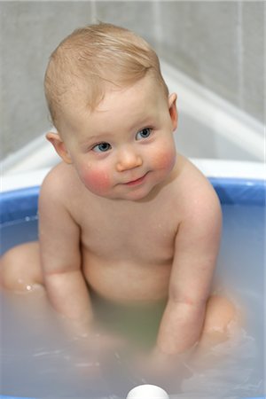 picture of a little boy bathing - Baby Having a Bath Stock Photo - Rights-Managed, Code: 700-03017078