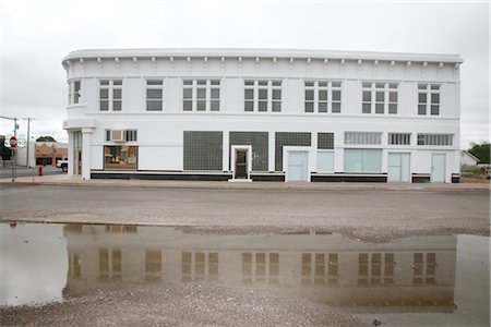 puddle street - Building in Marfa, Presidio County, West Texas, Texas, USA Stock Photo - Rights-Managed, Code: 700-03017498