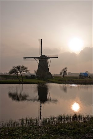 Windmill, Kinderdijk, Netherlands Stock Photo - Rights-Managed, Code: 700-03018131