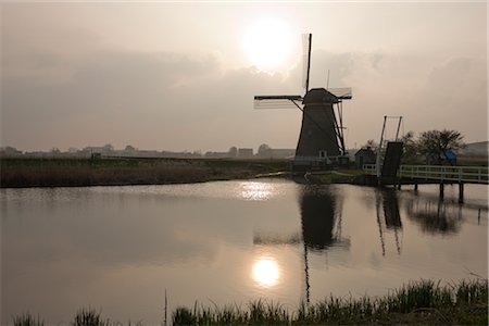 Moulin à vent de Kinderdijk, Pays-Bas Photographie de stock - Rights-Managed, Code: 700-03018132