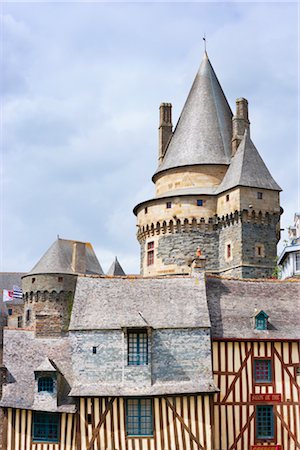 Half Timbered Houses and Chateau de Vitre, Vitre, Ille-et-Vilaine, Brittany, France Foto de stock - Con derechos protegidos, Código: 700-03059177