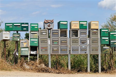 post its lots - Boîtes aux lettres Photographie de stock - Rights-Managed, Code: 700-03053988