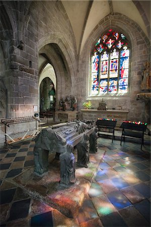 sepultura - Tomb of Saint Ronan, Saint Ronan Church, Locronan, Finistere, Brittany, France Foto de stock - Con derechos protegidos, Código: 700-03068158