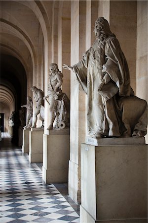 royal palace - Statues, Colonnade, château de Versailles, Versailles, France Photographie de stock - Rights-Managed, Code: 700-03068664
