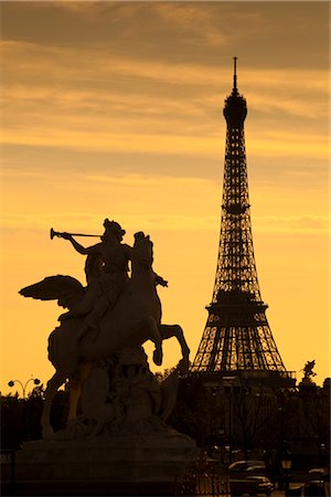 Eiffel Tower, Paris, Ile de France, France Foto de stock - Con derechos protegidos, Código: 700-03068951