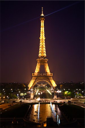 La tour Eiffel, Paris, Ile de France, France Photographie de stock - Rights-Managed, Code: 700-03068986