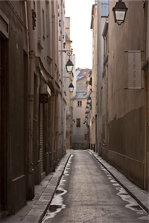 schmale gasse - Straße in Paris, Frankreich Stockbilder - Lizenzpflichtiges, Bildnummer: 700-03069003
