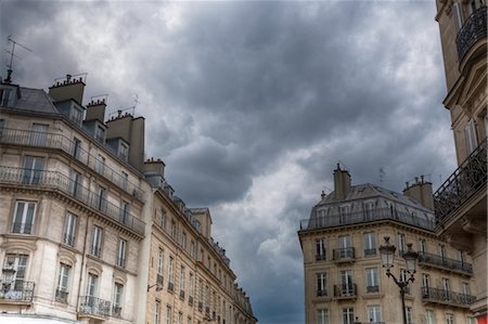 dark cloud - Paris, Ile de France, France Stock Photo - Rights-Managed, Code: 700-03069118