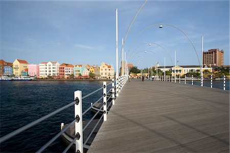 Queen Emma Bridge, baie de Santa Anna, Willemstad, Curaçao, Antilles néerlandaises Photographie de stock - Rights-Managed, Code: 700-03075685