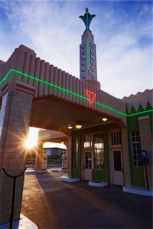 U-Drop Inn and Conoco Tower on Route 66, Shamrock, Texas, USA Foto de stock - Con derechos protegidos, Código: 700-03075732