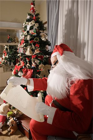 simsearch:700-01582190,k - Santa Claus Checking List Stock Photo - Rights-Managed, Code: 700-03152388