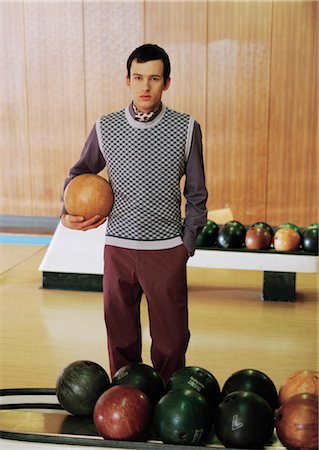 foto esportiva - Portrait of Man Bowling Foto de stock - Direito Controlado, Número: 700-03152595