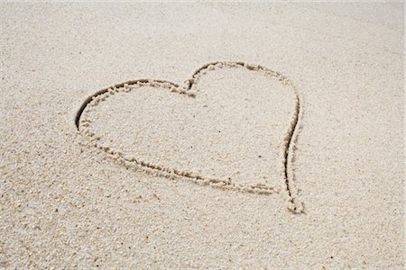 summer symbols - Coeur dans le sable Photographie de stock - Rights-Managed, Code: 700-03152682