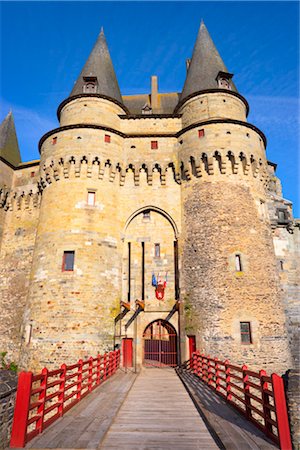 Entrance to Chateau de Vitre, Vitre, Ille-et-Vilaine, Brittany, France Stock Photo - Rights-Managed, Code: 700-03152900