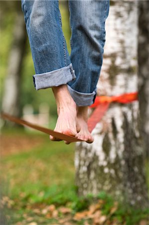erwachsen - Mannes Füße auf der Slackline Stockbilder - Lizenzpflichtiges, Bildnummer: 700-03161680