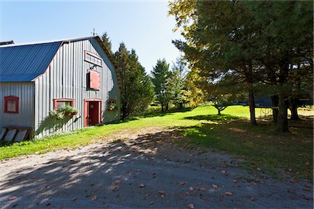 Barn in Fitch Bay, Quebec, Canada Stock Photo - Rights-Managed, Code: 700-03178361