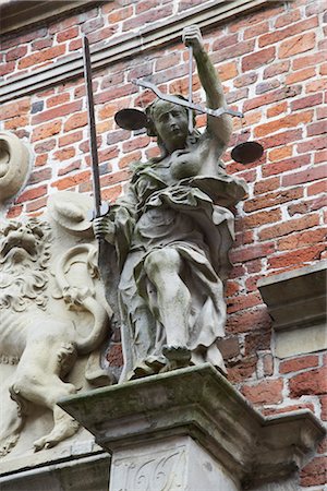 Sculpture of Scales of Justice, Hamburg, Germany Foto de stock - Con derechos protegidos, Código: 700-03178777