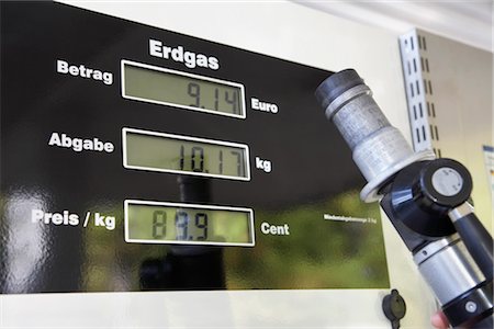 simsearch:700-02912535,k - Gas Pump Foto de stock - Con derechos protegidos, Código: 700-03178773