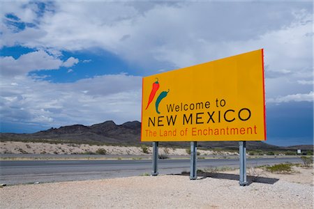 simsearch:700-06037905,k - New Mexico State Line Sign Near Highway, USA Stock Photo - Rights-Managed, Code: 700-03202544