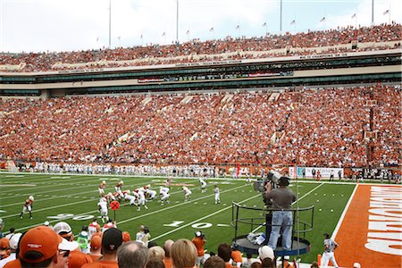 estadio deportivo - Texas Longhorns Football Game, Austin, Texas, USA Foto de stock - Con derechos protegidos, Código: 700-03210611