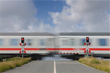 Railway Crossing, Sylt, Nord îles frisonnes, Nordfriesland, Schleswig-Holstein, Allemagne Photographie de stock - Rights-Managed, Code: 700-03229808