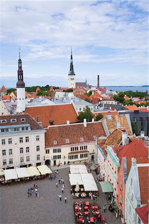 estonia - Overview of Old Town Square, Tallinn, Estonia Fotografie stock - Rights-Managed, Codice: 700-03230008