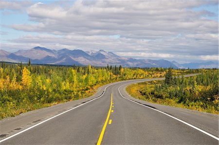 straßenmitte - George Parks Highway und Alaska Range, Alaska, USA Stockbilder - Lizenzpflichtiges, Bildnummer: 700-03244091