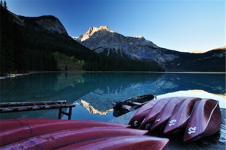 emerald lake - Lac Emerald, Parc National Yoho, en Colombie-Britannique, Canada Photographie de stock - Rights-Managed, Code: 700-03244206