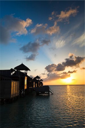 Sonnenaufgang am Soneva Gili Resort, Lankanfushi Island, nördlich männlich Atoll, Malediven Stockbilder - Lizenzpflichtiges, Bildnummer: 700-03244235