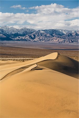 simsearch:700-02080086,k - Dunes de sable plat Mesquite dans Death Valley National Park, Californie, USA Photographie de stock - Rights-Managed, Code: 700-03240530