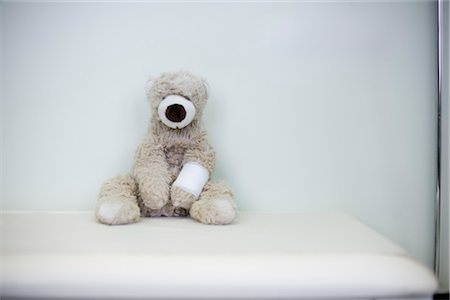 stuffed animal - Hurt Teddy Bear Stock Photo - Rights-Managed, Code: 700-03284315