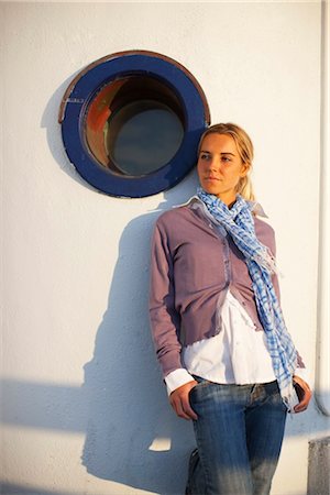 Portrait of Woman on Pier in Santa Cruz, California, USA Foto de stock - Con derechos protegidos, Código: 700-03295016