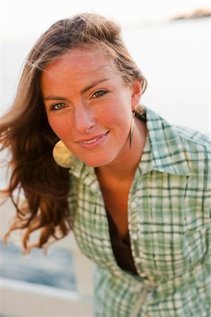 Portrait of Woman on Pier in Santa Cruz, California, USA Foto de stock - Con derechos protegidos, Código: 700-03295024