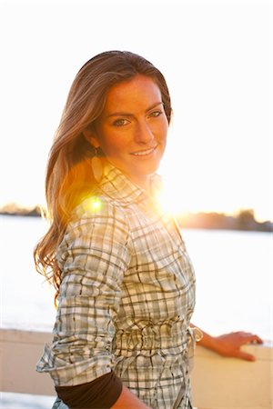 promenade - Portrait de femme sur la jetée de Santa Cruz, Californie, USA Photographie de stock - Rights-Managed, Code: 700-03295021