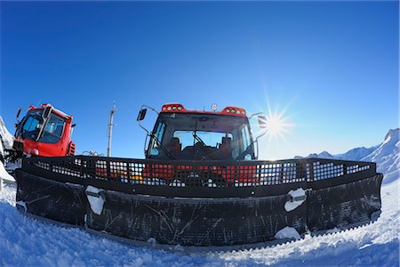 retirar nieve - Snowplows, Zugspitze, Bavaria, Germany Foto de stock - Con derechos protegidos, Código: 700-03298830