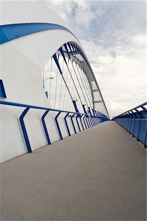 Apollo Bridge, Bratislava, Slovakia Foto de stock - Con derechos protegidos, Código: 700-03290145