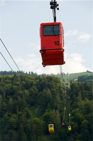 simsearch:700-03777754,k - Rote und gelbe Bergbahnen im Sommer, St. Gilgen, Salzburg, Österreich Stockbilder - Lizenzpflichtiges, Bildnummer: 700-03333131