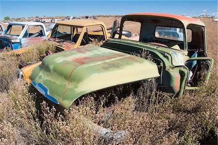 Vintage camionnettes dans vieux Junk Yard, Colorado, Etats-Unis Photographie de stock - Rights-Managed, Code: 700-03333233