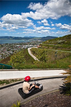 rennbahn - Person Luging unten montieren Ngongotaha, Rotorua Region, Rotorua, Nordinsel, Neuseeland Stockbilder - Lizenzpflichtiges, Bildnummer: 700-03333623